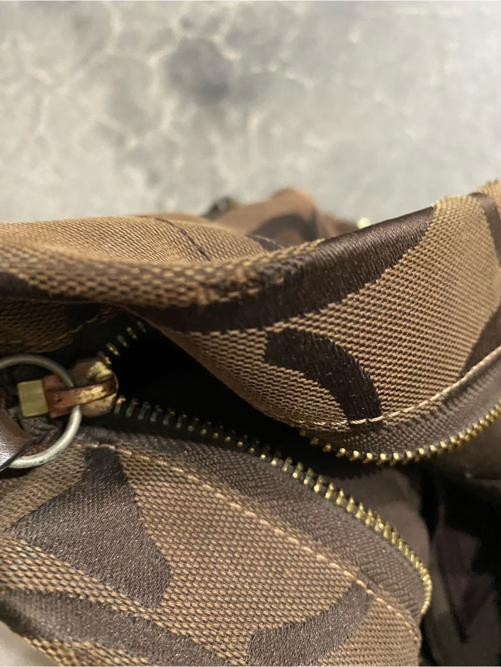 Coach Y2k Brown Signature Canvas Hobo Tote/shoulder Bag 12โX14โ
(May 026) - Picture 8 of 10